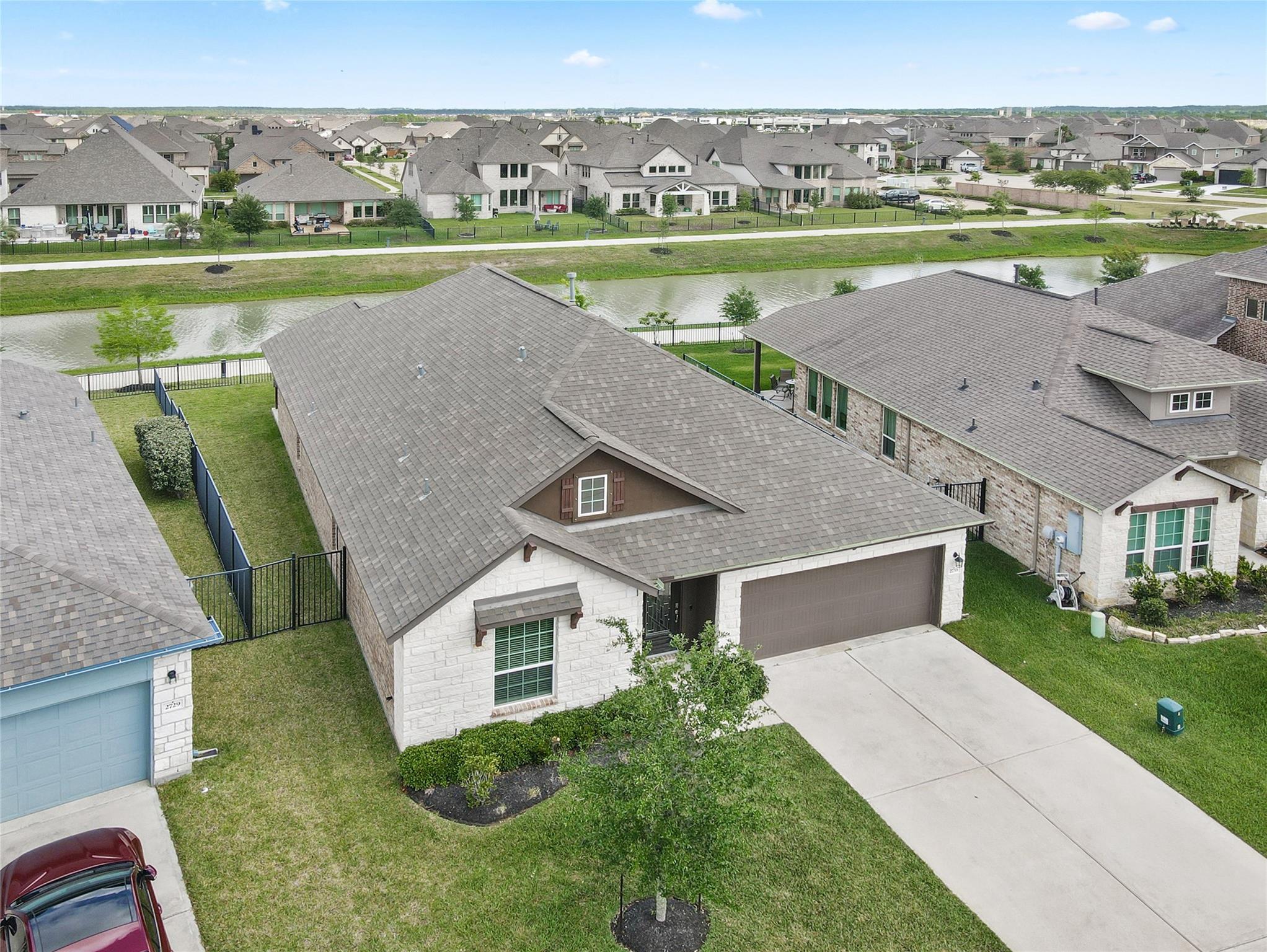 2733 Arbor Edge Crossing