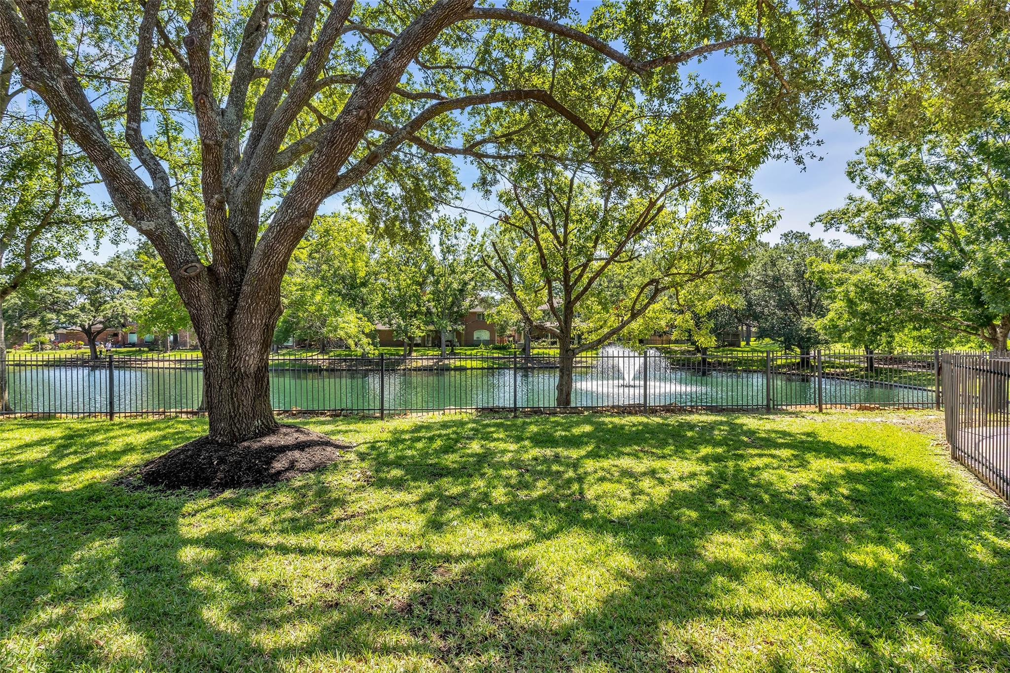 15935 Lake Loop Drive