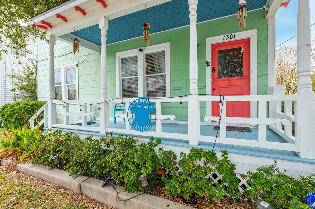 Photo of 1301 14th Street, Galveston, TX 77550 (MLS # 7376031)