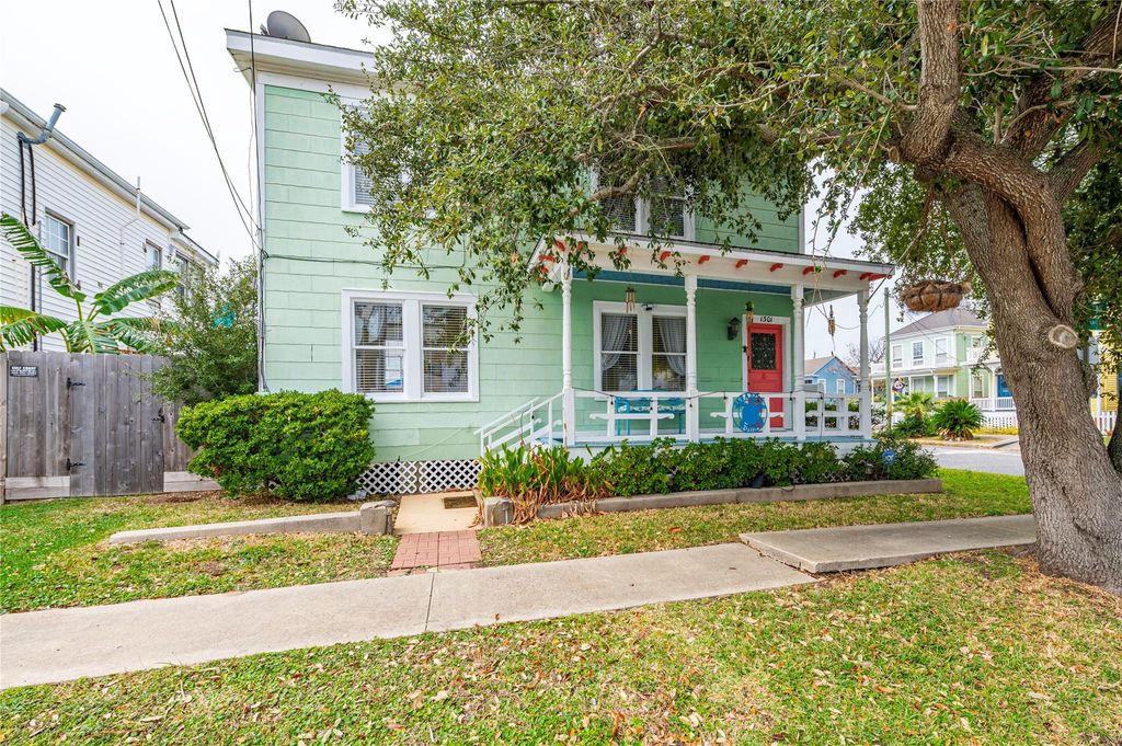 Photo of 1301 14th Street, Galveston, TX 77550 (MLS # 7376031)