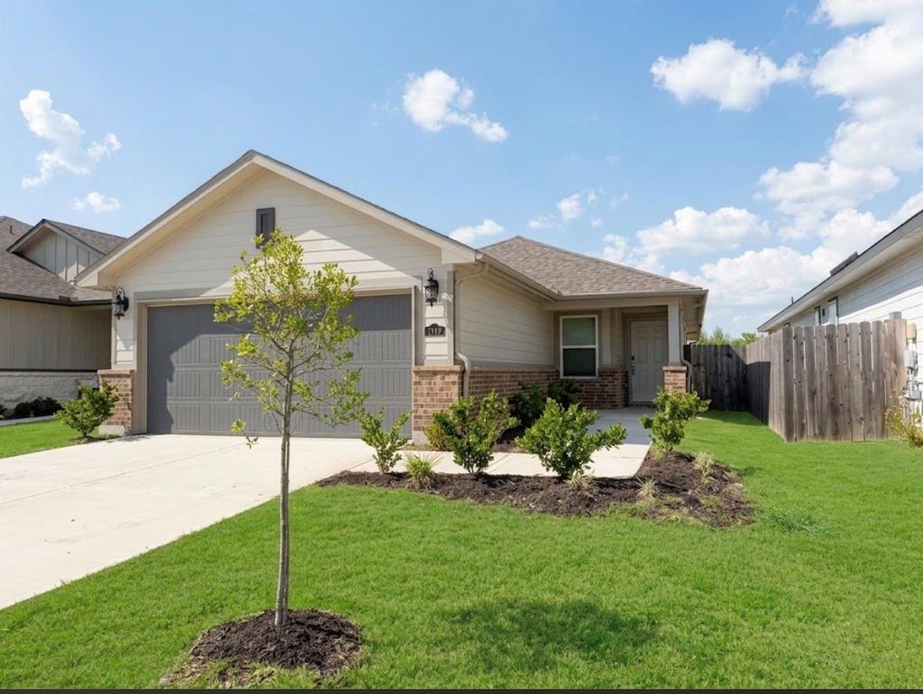 Photo of 5549 Madden Lane, Houston, TX 77048 (MLS # 62687645)