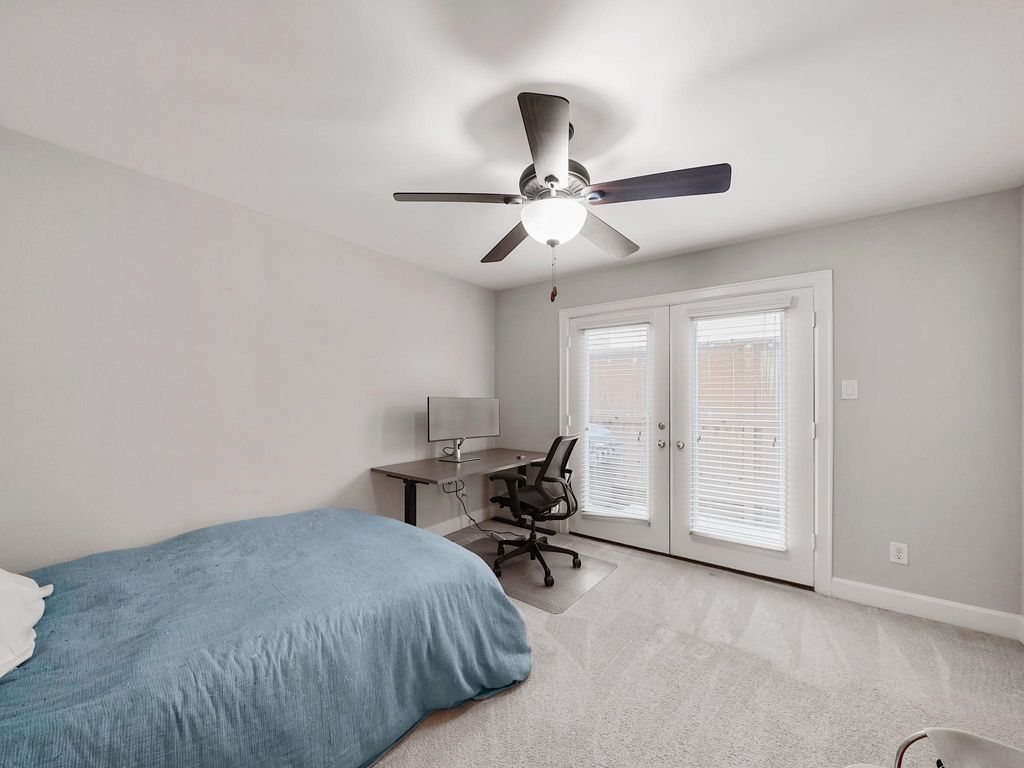Photo of 526 Westcross Street, Houston, TX 77018 (MLS # 24908968)