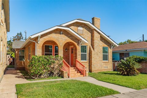 Photo of 2512 Avenue K, Galveston, TX 77550 (MLS # 66105289) Photo of 2512 Avenue K, Galveston, TX 77550 (MLS # 66105289)