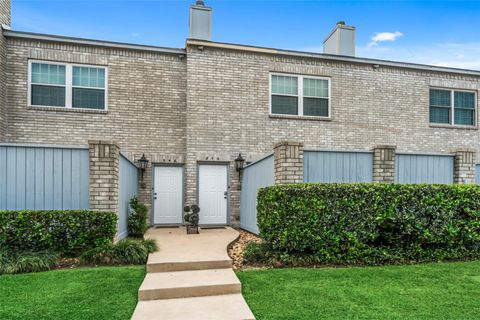 Photo of 346 Wilcrest Drive #346, Houston, TX 77042 (MLS # 25837002)