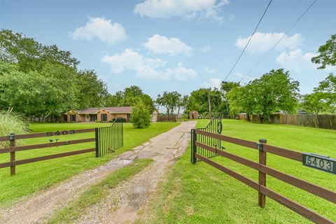 Photo of 5403 Croix Road, Manvel, TX 77578 (MLS # 2023761)