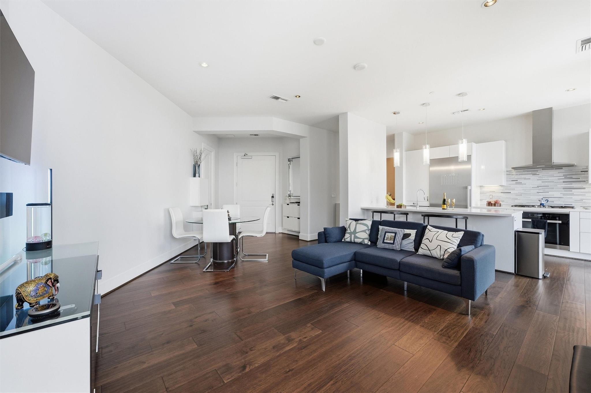 1409 Post Oak Boulevard 2203