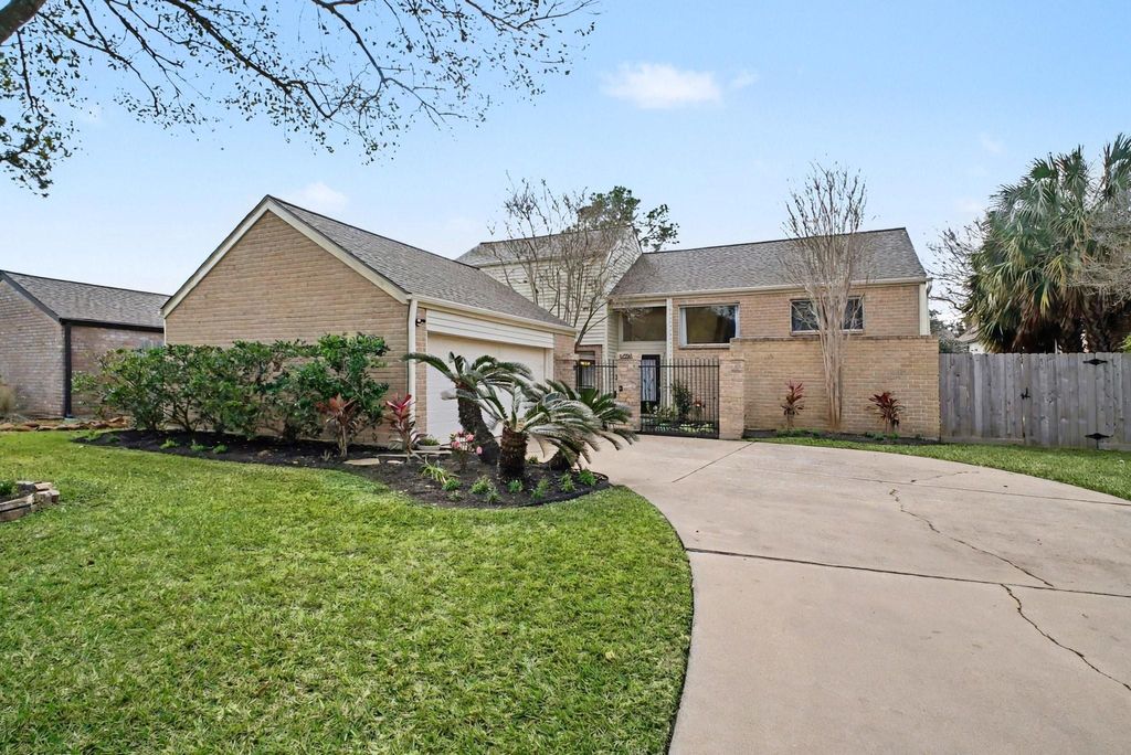 Photo of 12231 Meadow Lake Drive, Houston, TX 77077 (MLS # 86689124)