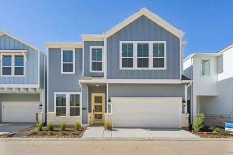 Photo of 707 Topwater Trail, Kemah, TX 77565 (MLS # 43934038)