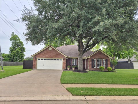 Homes For Sale - 54 Zinnia Court<br/> Lake Jackson, TX 77566