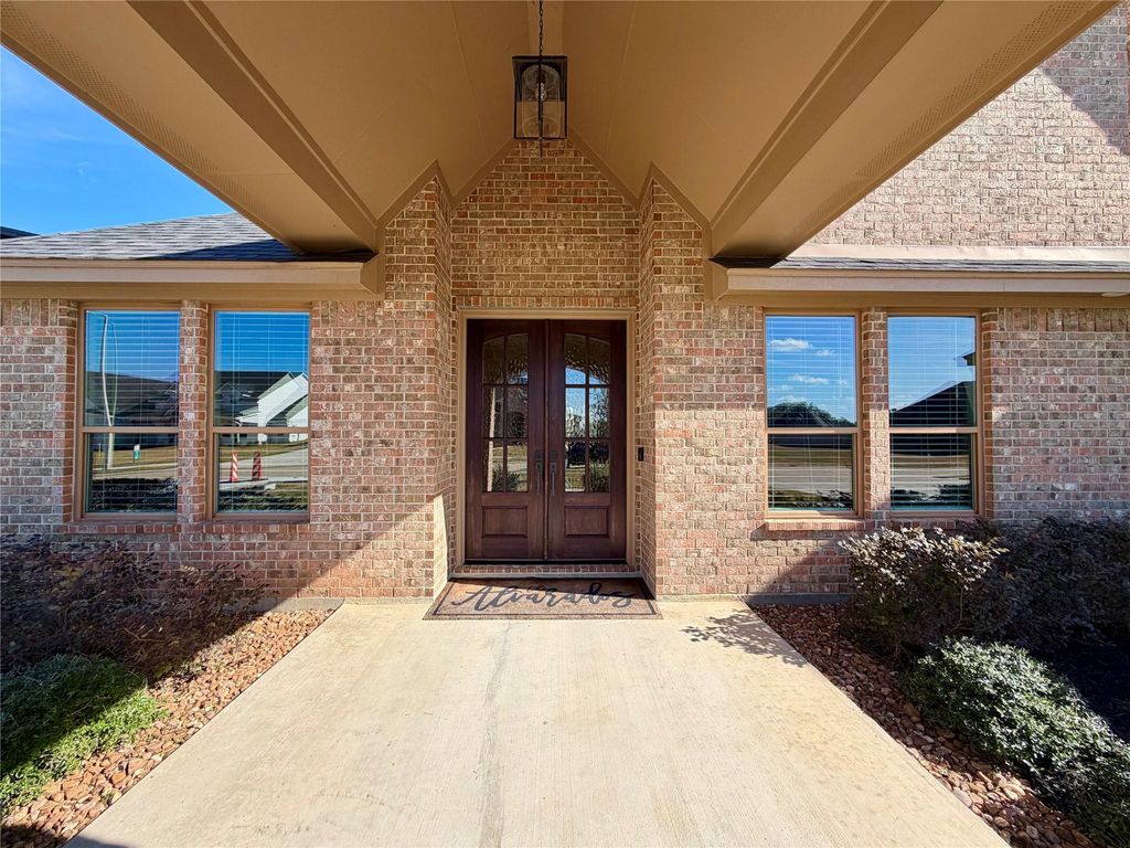 Photo of 838 Oak Ridge Drive, Angleton, TX 77515 (MLS # 62399697)