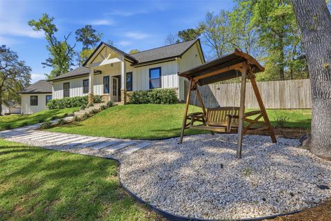 Photo of 13203 Royal Shores Drive, Conroe, TX 77303 (MLS # 66452963)