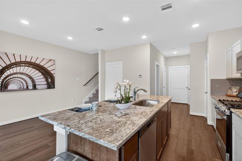 Tiny photo for 2013 Rocky Sharp Trail, Houston, TX 77088 (MLS # 80401404)