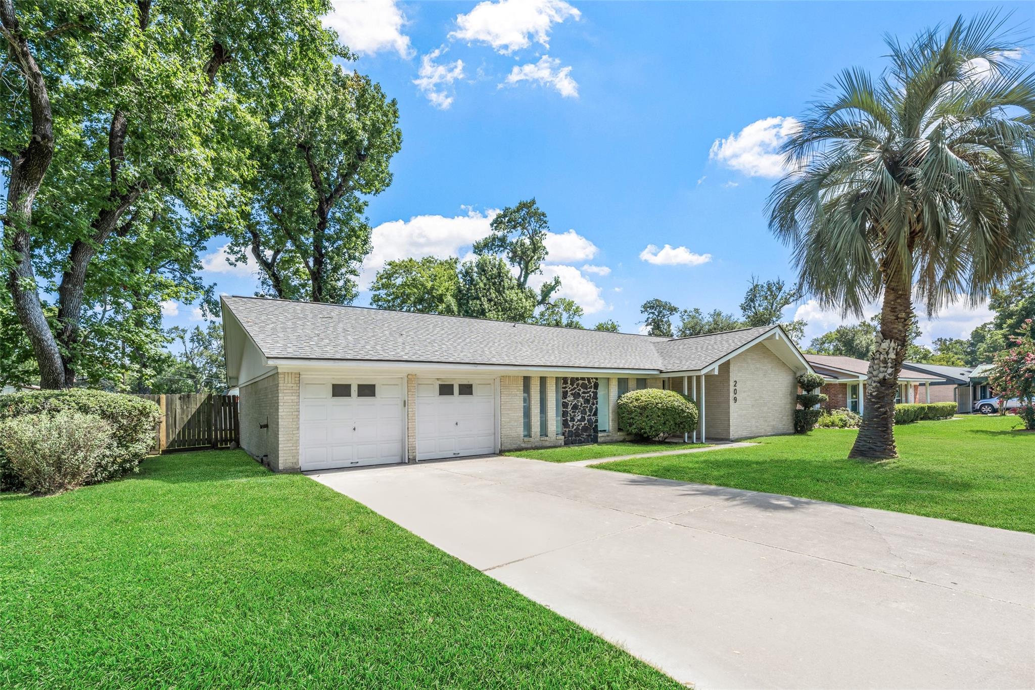 209 Pine Oak Drive