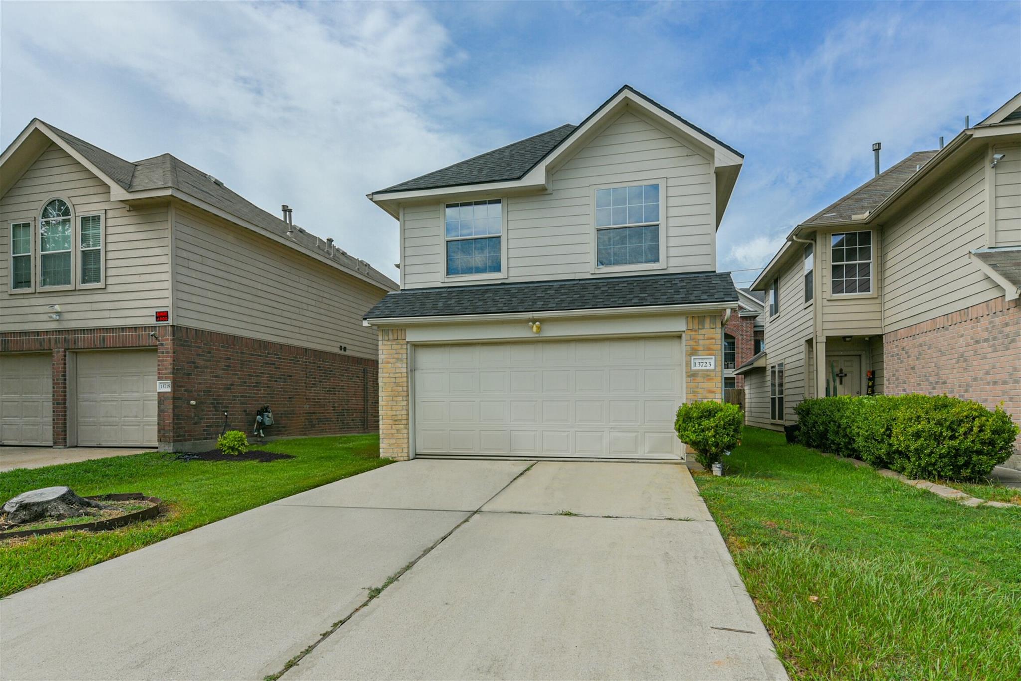 13723 Rural Oak Street