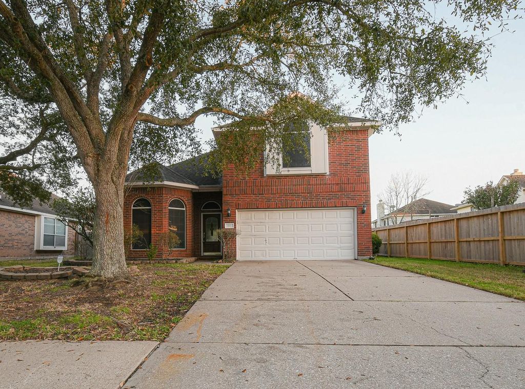 Photo of 212 Rolling Springs Lane, Dickinson, TX 77539 (MLS # 68842931)