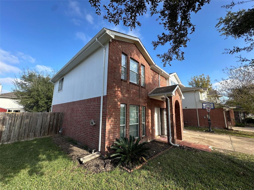 Photo of 16030 Clayton Green Drive, Houston, TX 77082 (MLS # 12171091)