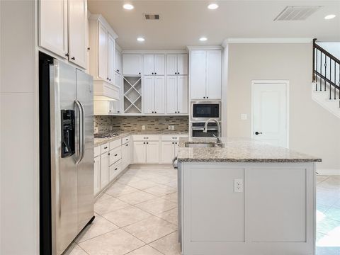 Townhouse For Sale - 23 Jonquil Place<br/> Tomball, TX 77375