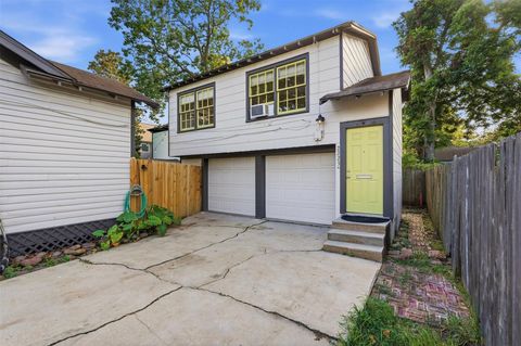 Photo of 2223 Singleton Street, Houston, TX 77008 (MLS # 7701273)