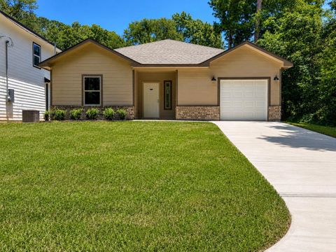 Photo of 15854 Aspen Drive, Montgomery, TX 77356 (MLS # 13535855)