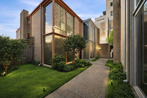 Photo of 6311 Riverview Way, Houston, TX 77057 (MLS # 35563280)