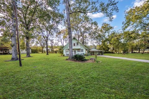 Photo of 590 Cove Loop, Coldspring, TX 77331 (MLS # 15907388)