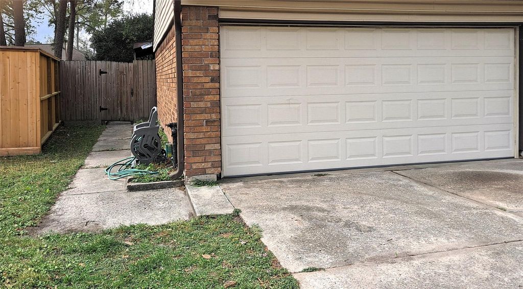 Photo of 2917 Bassingham Drive, Houston, TX 77339 (MLS # 91605102)