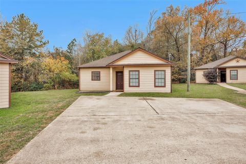 Photo of 3129 Molly Drive, Huntsville, TX 77340 (MLS # 70449449)