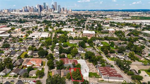 211 N Jenkins Street Houston TX 77003