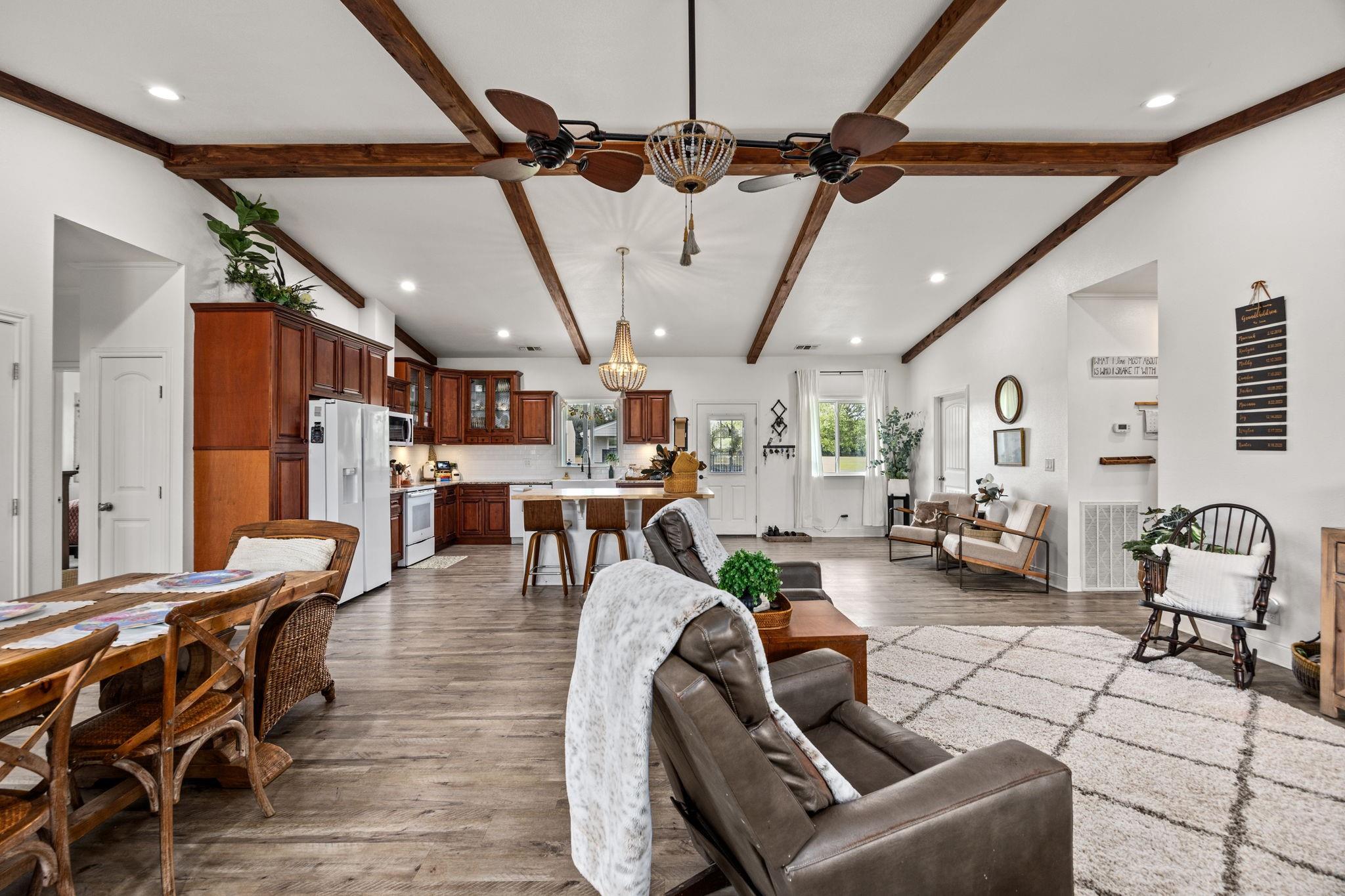 1884 County Road 218