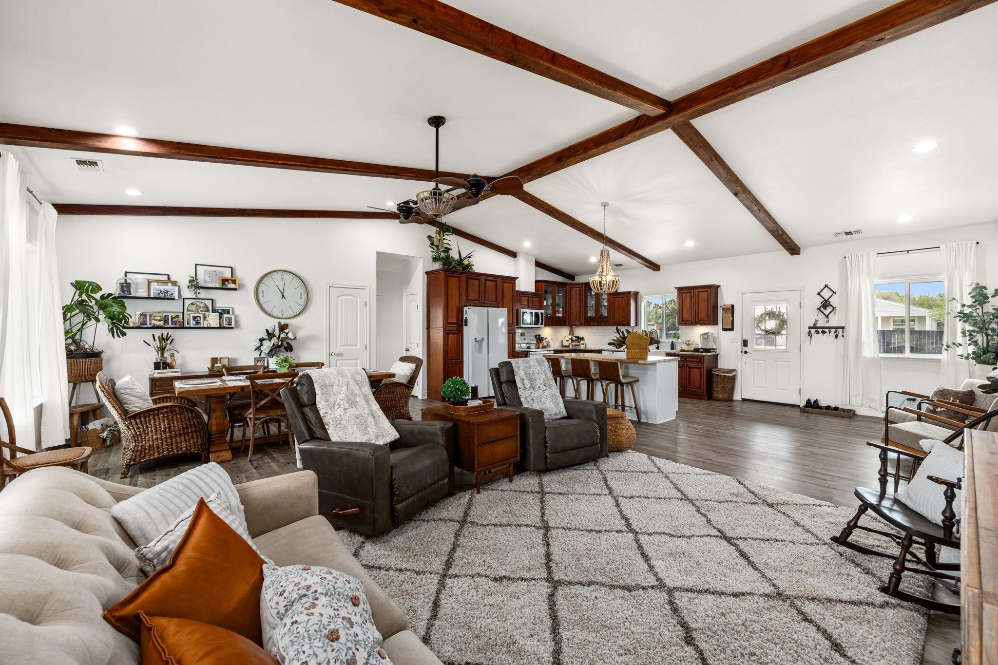 1884 County Road 218