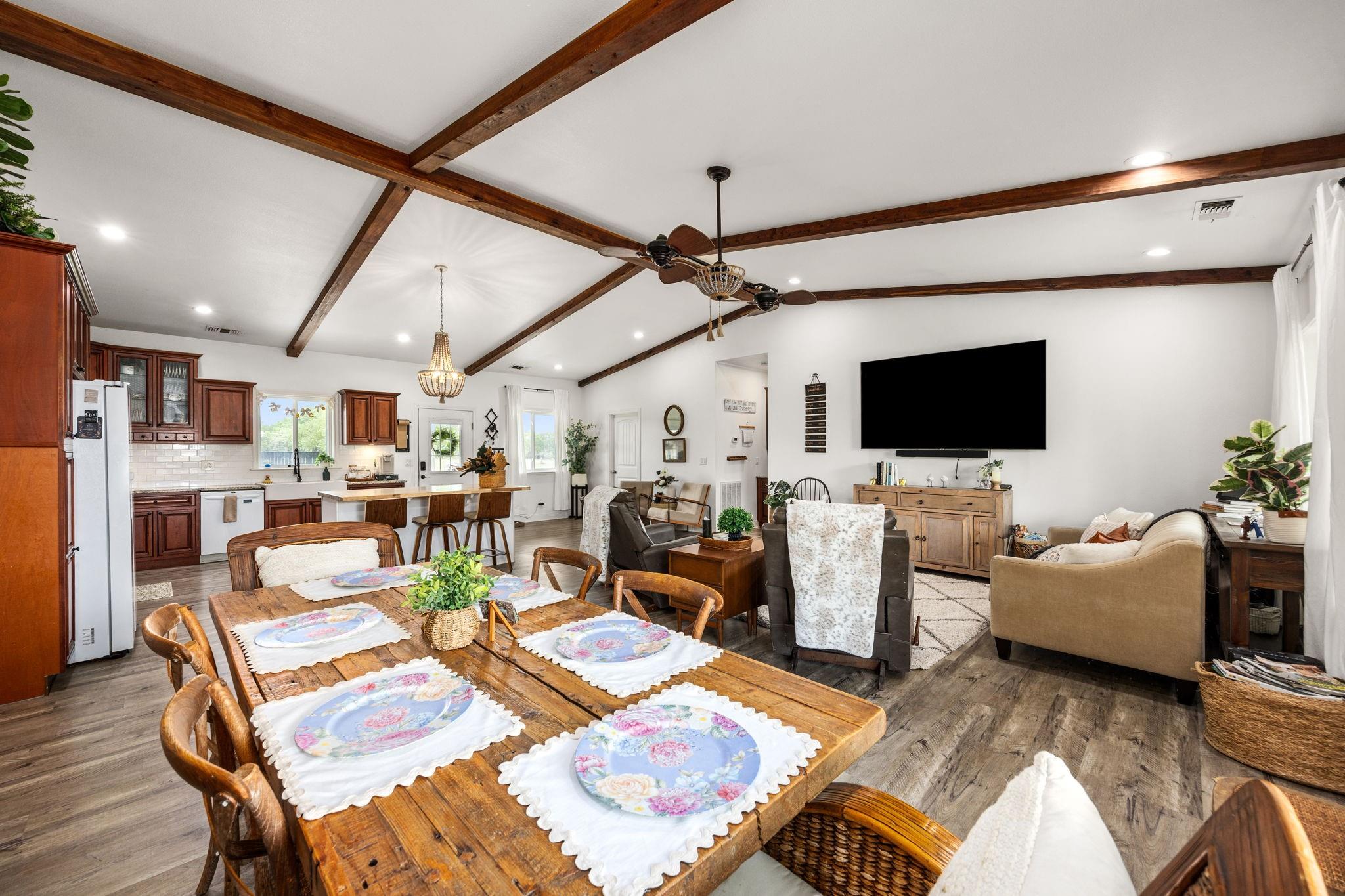 1884 County Road 218