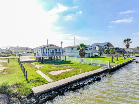 Photo of 4622 Bayou Lane, Hitchcock, TX 77563 (MLS # 10405951)