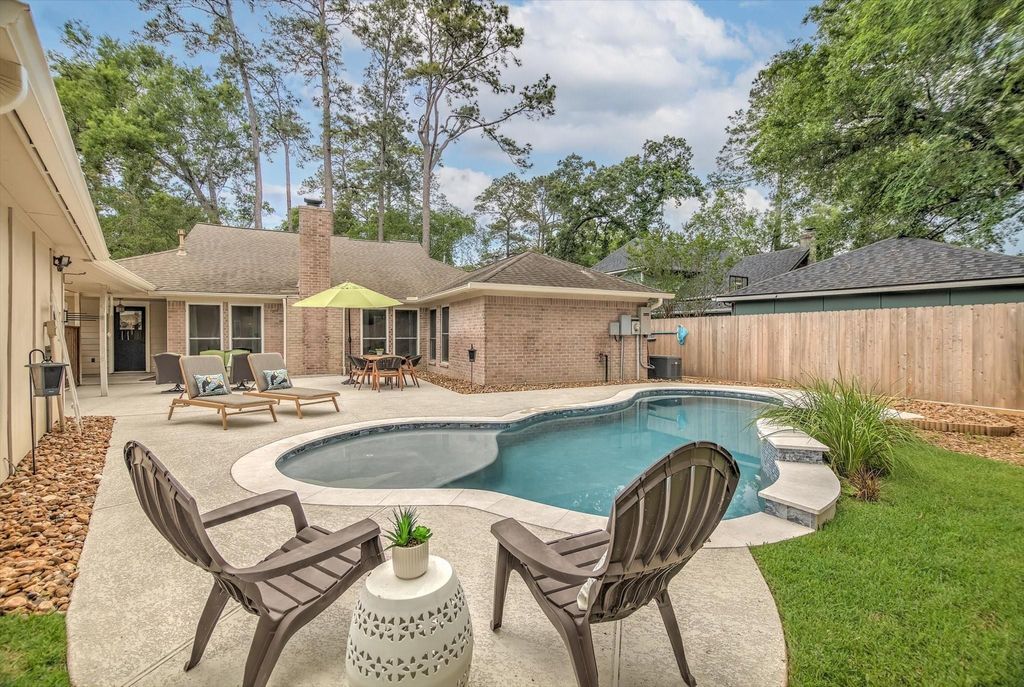 Photo of 2046 Riverlawn Drive, Kingwood, TX 77339 (MLS # 75429506)