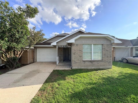 Homes For Sale - 9231 Waving Fields Drive<br/> Houston, TX 77064