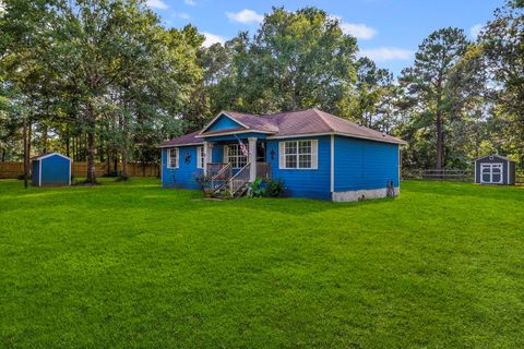 Photo of 114 Dickens S, Livingston, TX 77351 (MLS # 70559275)