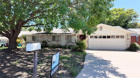 Photo of 1123 Warbler Drive, Kerrville, TX 78028 (MLS # 60516976)