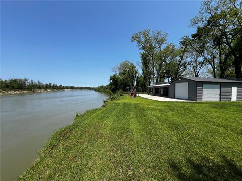 Photo of 1074 W Taylor Lake Circle, Livingston, TX 77351 (MLS # 14023097)