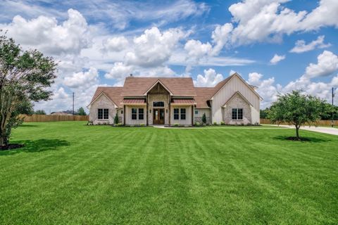 Homes For Sale - 5501 Larkspur Lane Ln<br/> Chappell Hill, TX 77426