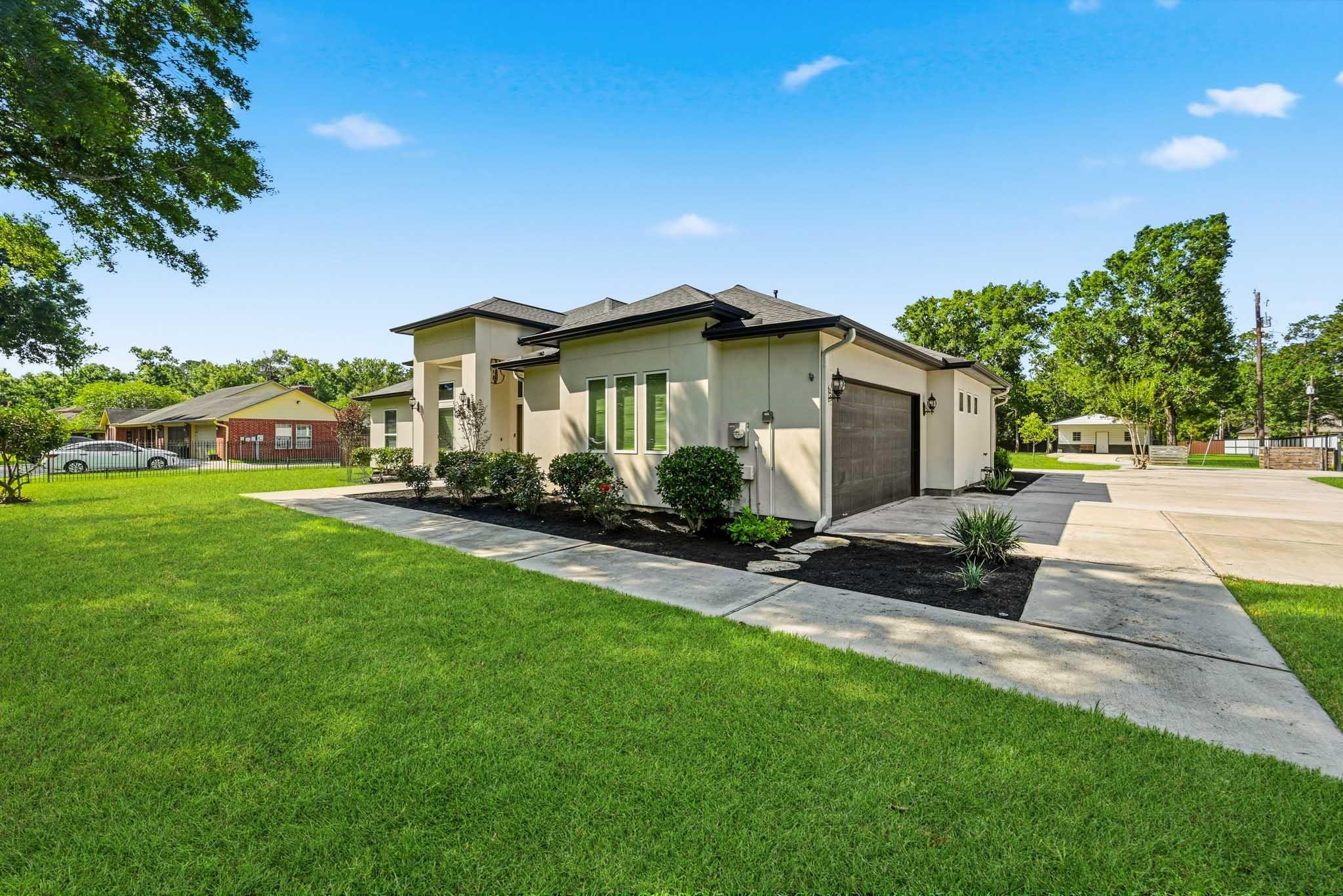 19338 Riverwalk Drive