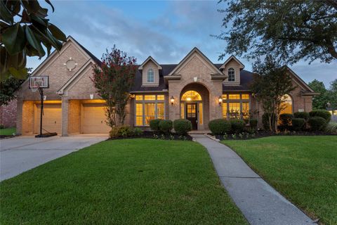 Photo of 1800 Sandy Lake Drive, Friendswood, TX 77546 (MLS # 72748656) Photo of 1800 Sandy Lake Drive, Friendswood, TX 77546 (MLS # 72748656)