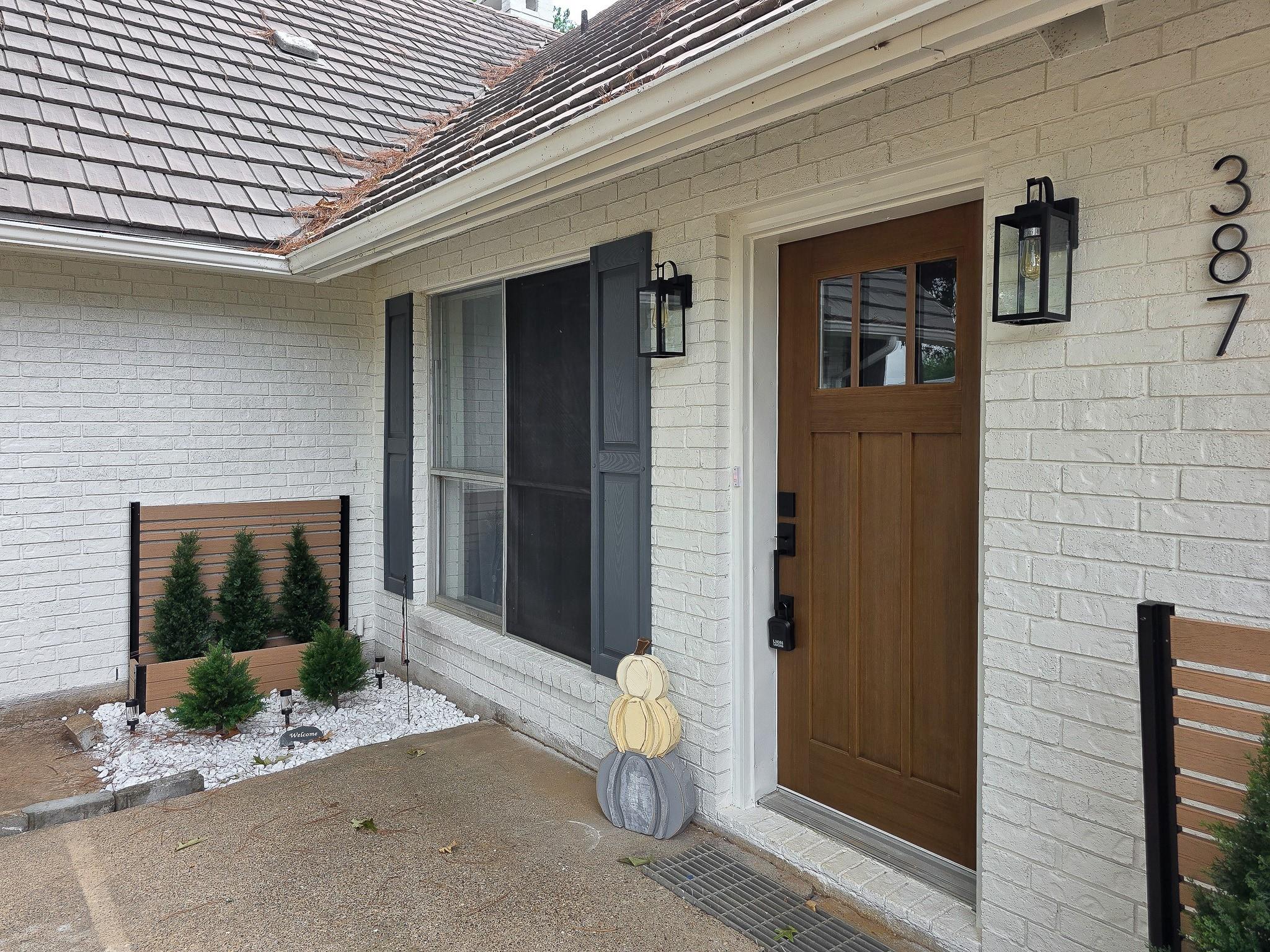 387 Indian Hill
