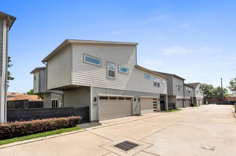 Photo of 7730 Jacquelyn Oaks Road, Houston, TX 77055 (MLS # 5579668)