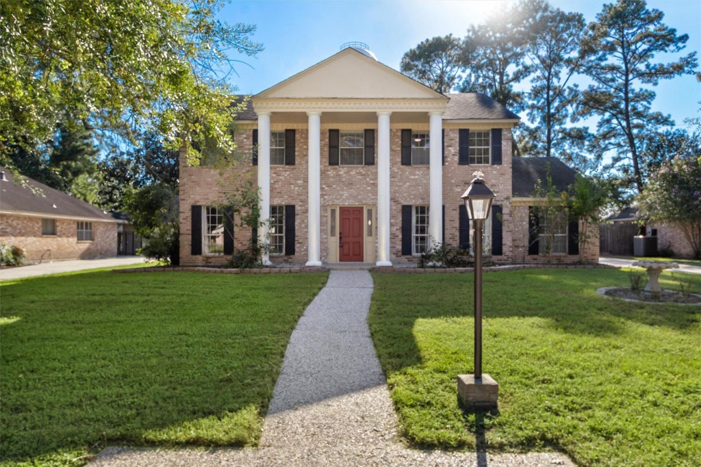 Photo of 13611 Charwell Crossing Lane, Houston, TX 77069 (MLS # 84639324)