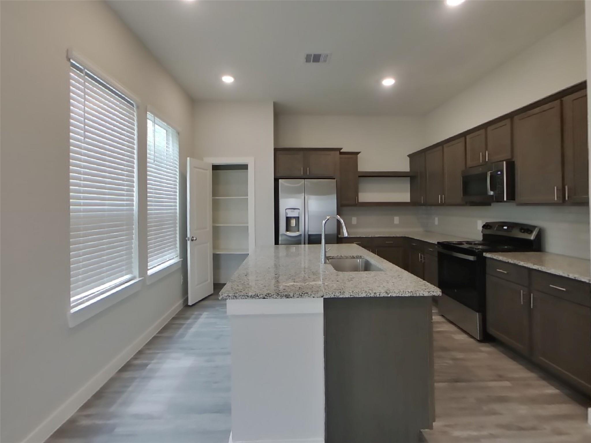 9835 Willow Creek Commerce Drive 516