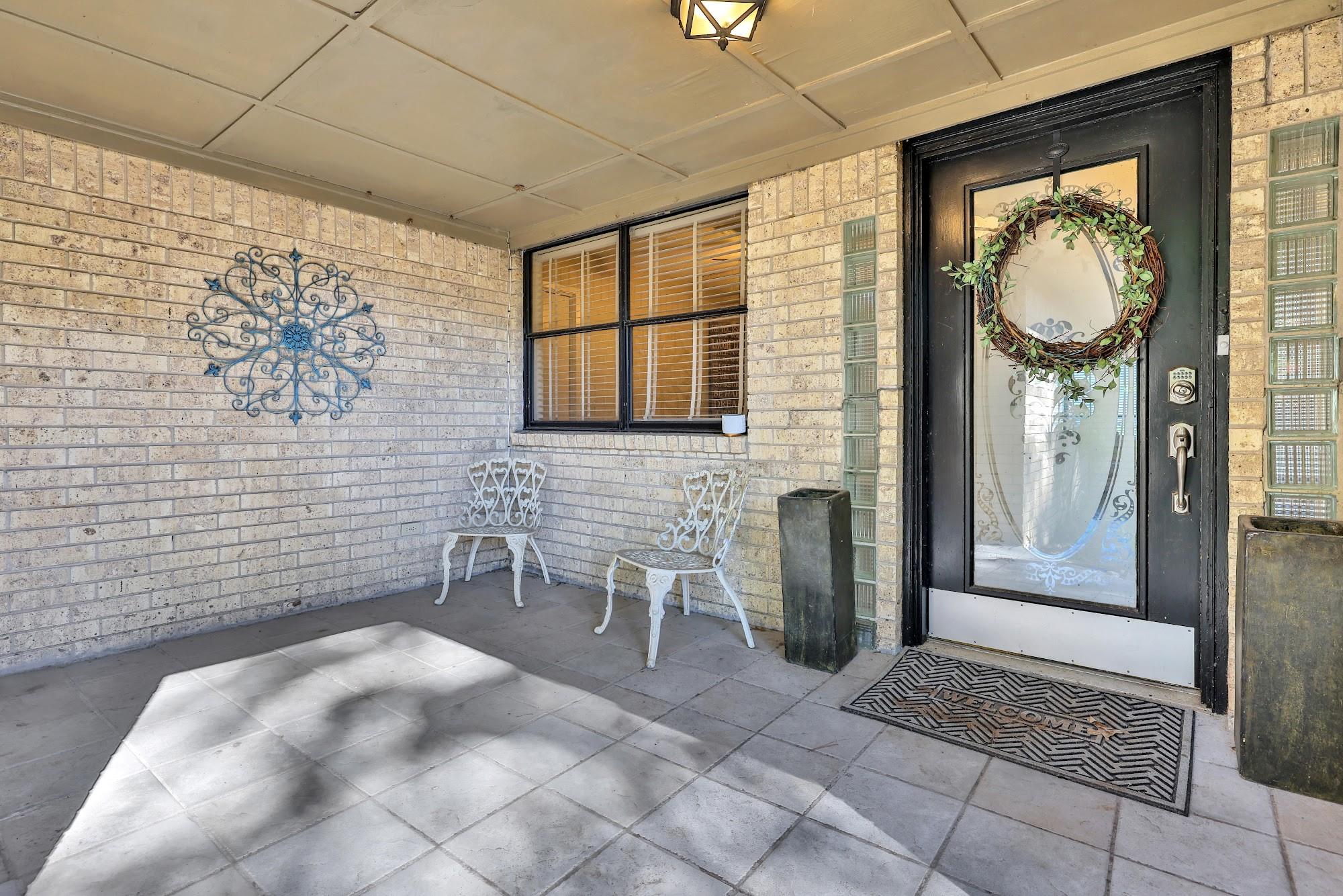 148 S Oak Bluff Street