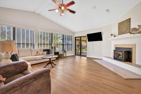 Photo of 148 S Oak Bluff Street, Trinity, TX 75862 (MLS # 18398795)