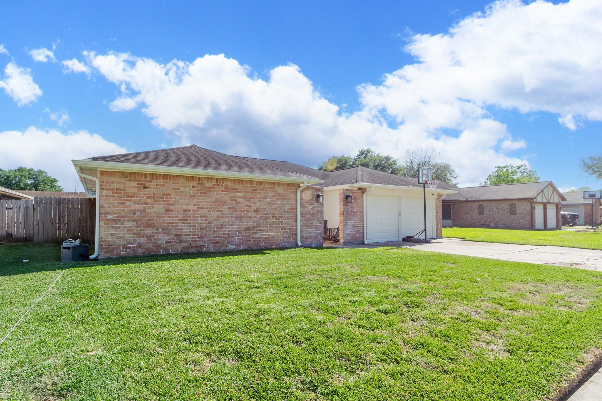 10122 Rustic Gate Road
