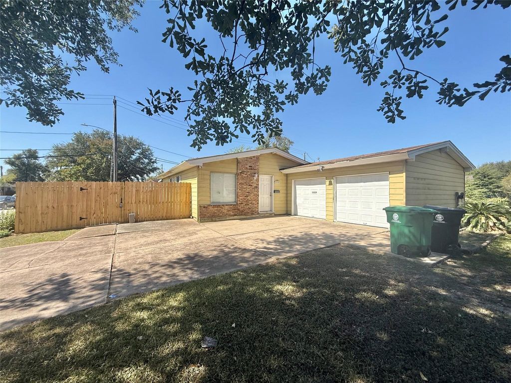 Photo of 12842 Corpus Christi St St, Houston, TX 77015 (MLS # 69018110)