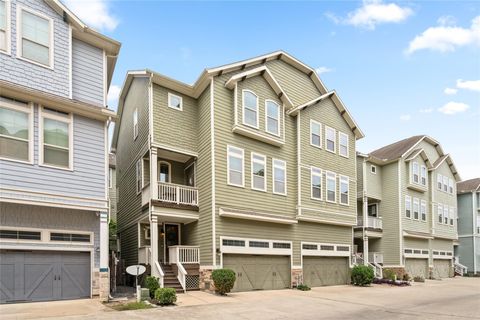 Photo of 1244 Hobbs Reach Lane, Houston, TX 77008 (MLS # 20560014)