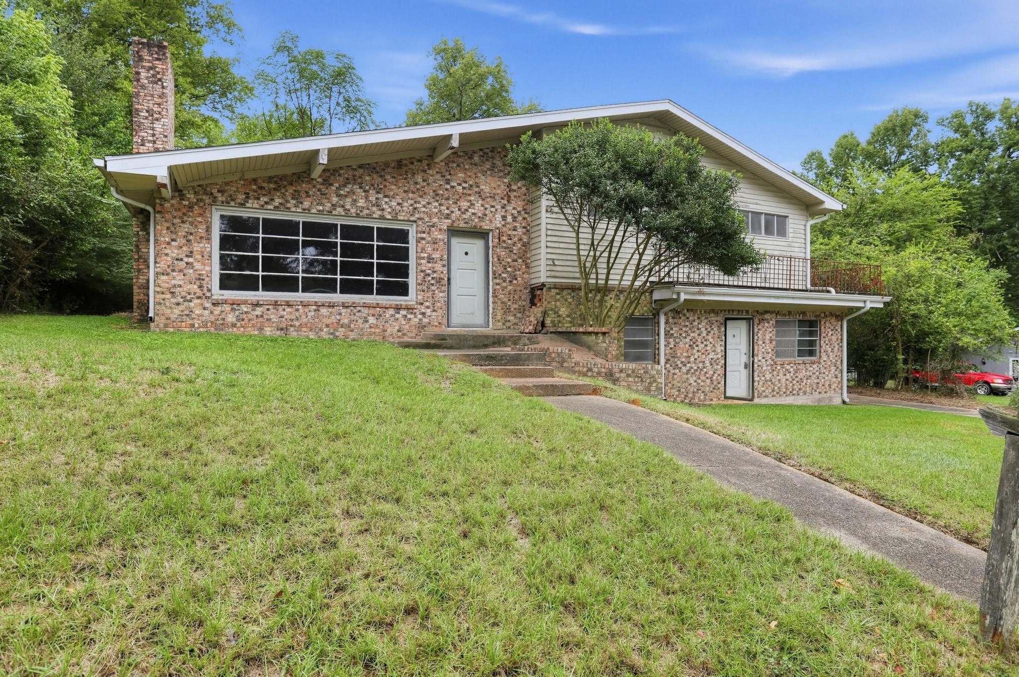 335 Lakewood